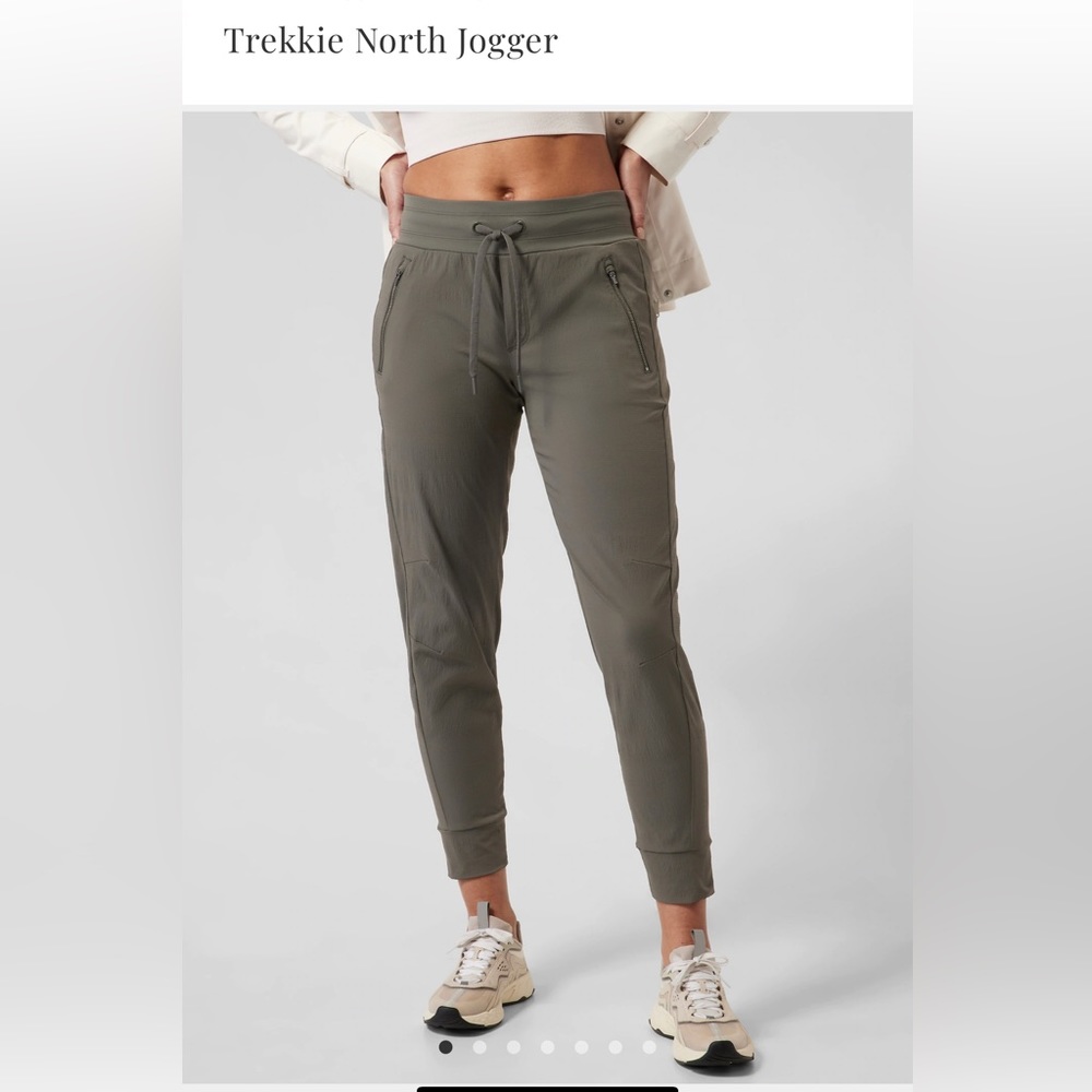 Athleta Trekkie North Jogger NWOT 18
